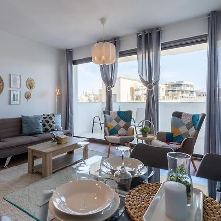 Livia Studio Apartment In Larnaca Luaran gambar